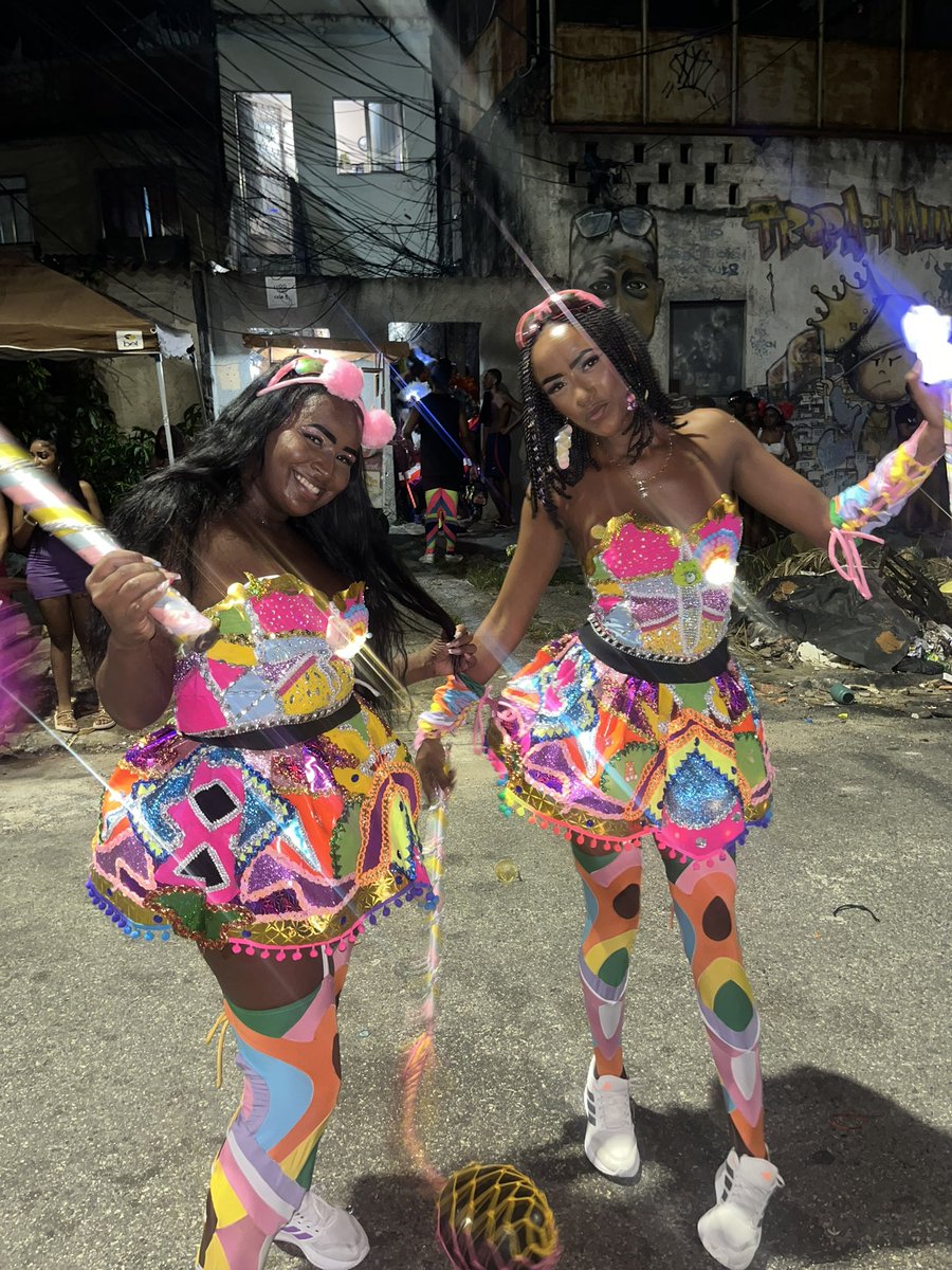 revoltas01's tweet photo. As 00 de iraja, o retorno 🥵🥵🥵 https://t.co/ZAGXz5OxUn
