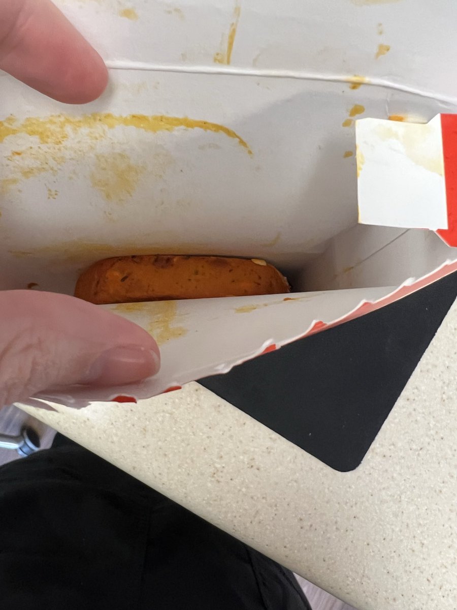 JKCincinnati's tweet photo. @DeepIndianKtchn while trying to make lunch, I opened the package and saw this…blob. There is no tray whatsoever. I bought two. The first one was fine, but this is certainly a new experience for me. I obviously will not be eating this. Hopefully it was just a one time thing. https://t.co/NfeckIt1R6