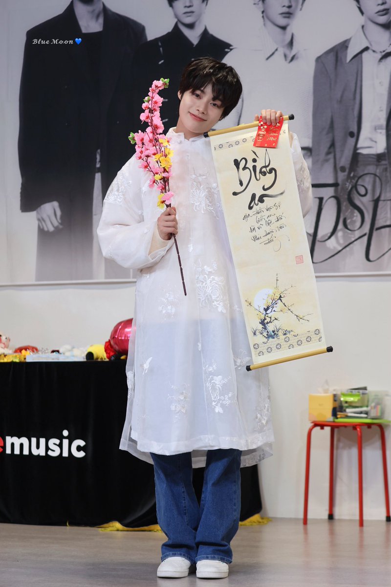 Hubimoon_19's tweet image. Chúc mừng năm mới anh bé iu 🧧🌸

#한빈 #HANBIN #한빈아_hanbin_Ơi
#HANBIN_TEMPEST
#템페스트 #TEMPEST #TPST