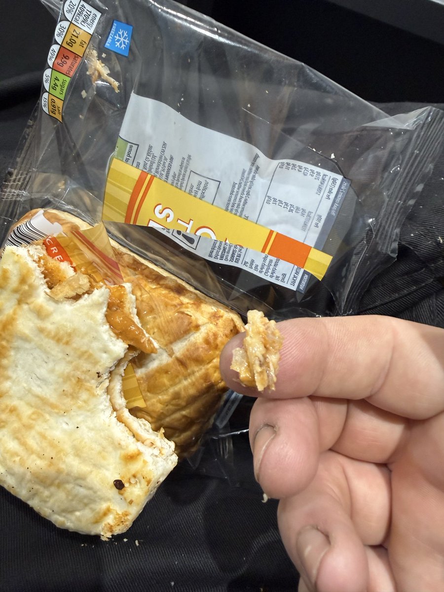 wadoryu19's tweet photo. @AldiUK chicken bone. Urgh. https://t.co/hnwrgXQN1c