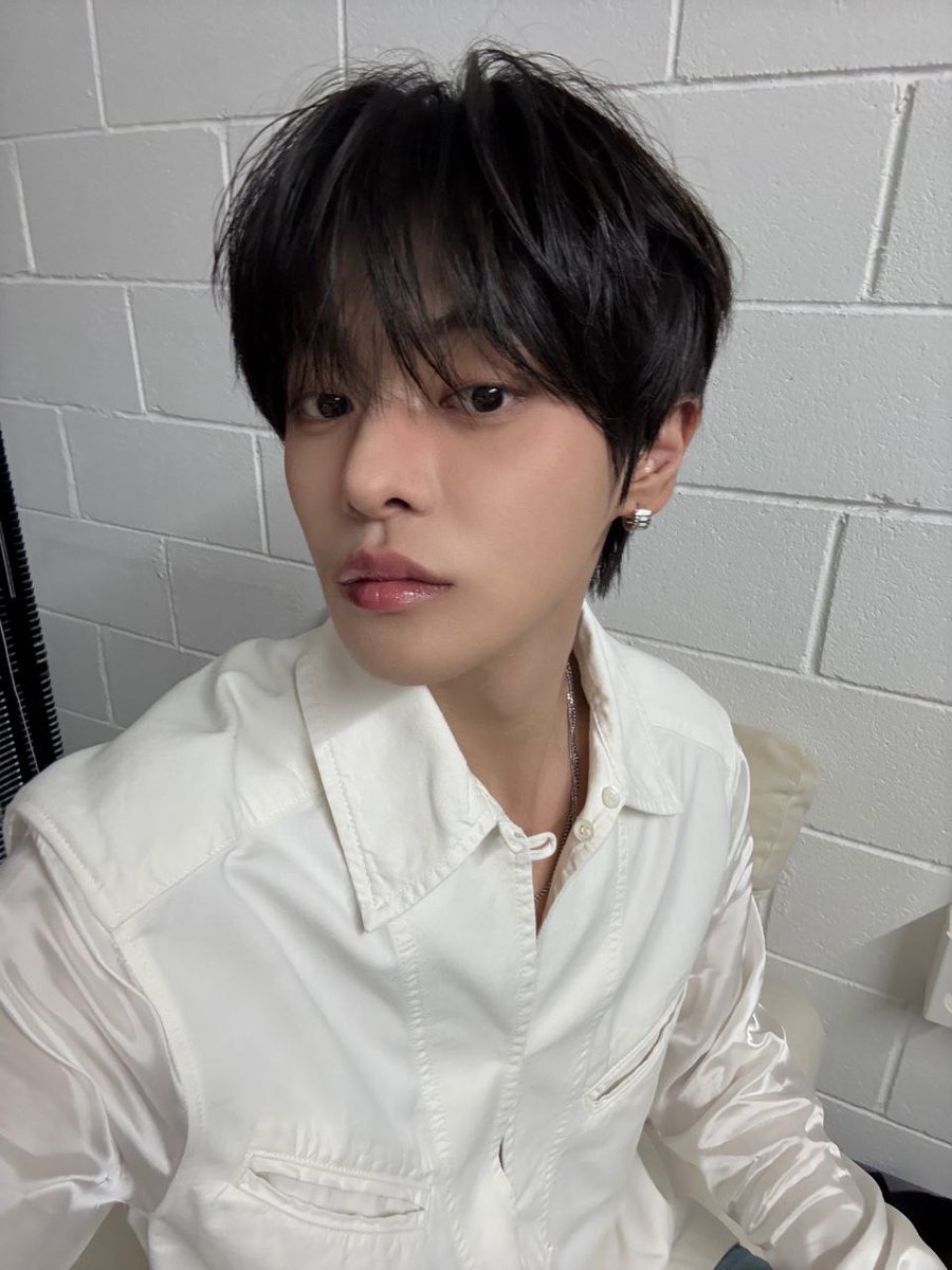 leeleoperu's tweet image. [15/02/2026] Actualización en Pluschat 🦁📸

Te extraño. Que tengas buenas vacaciones 😴😴❤️❤️

—LEO🦁

#이리오 #LEELEO #LEO #리오 
#リオ #LEOZ #ALLYZ #ALD1
#ALPHADRIVEONE #알파드라이브원