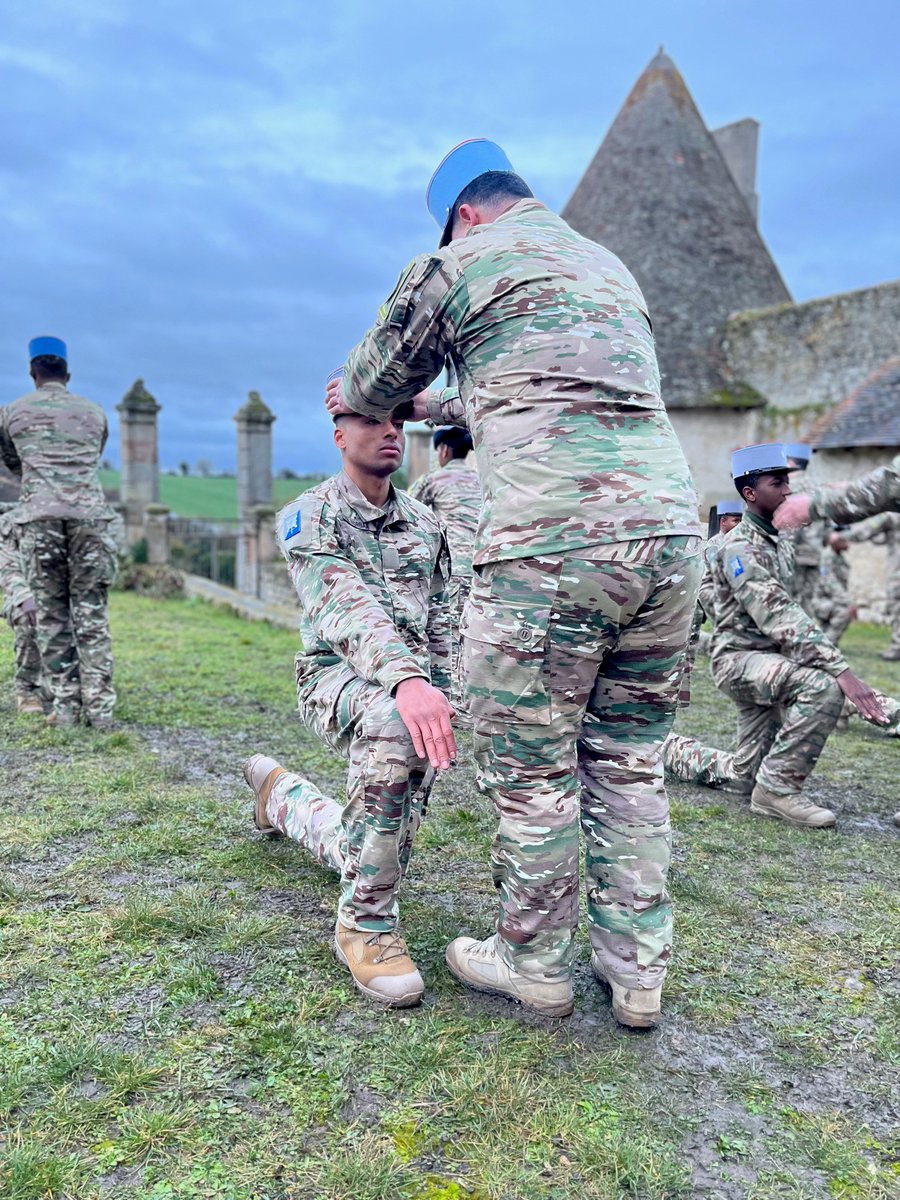 13e base de soutien du Matériel tweet media