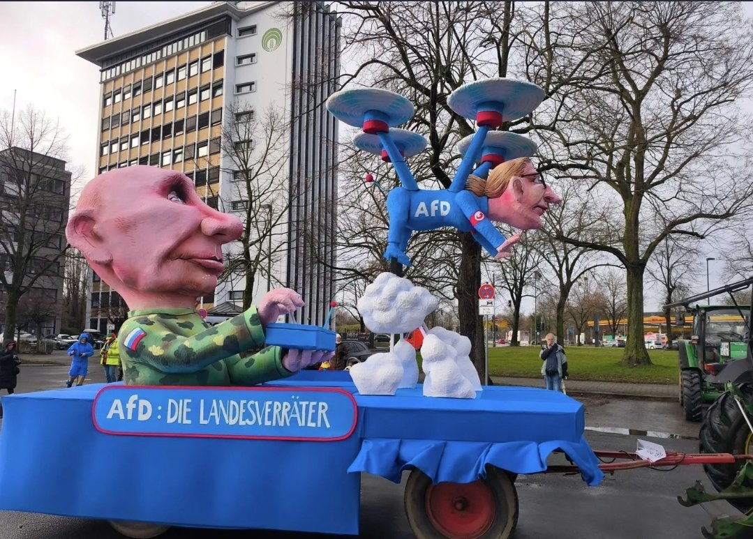 NickyAnnB_'s tweet image. #Tilly ist einfach der Beste!
#Düsseldorf 
#Trump
#Putin
#AfD