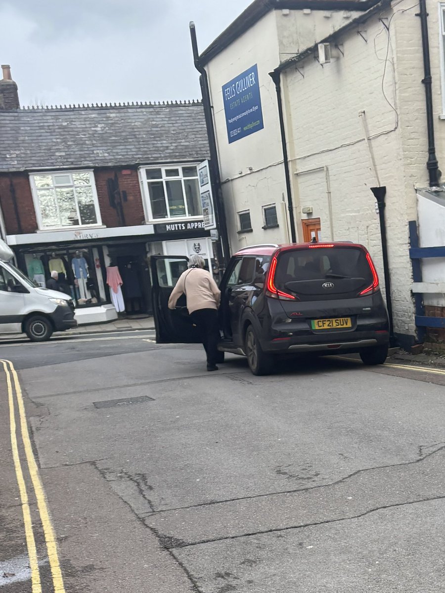 Road User tweet media