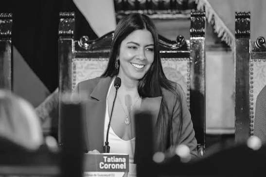 #ATENTO CORREA BUSCA EL CONTROL DEL MUNICIPIO DE GUAYAQUIL - SABE QUE AHÍ ESTÁ EL FINANCIAMIENTO PARA LA RC5 

El correísmo busca tumbar a Tatiana Coronel y poner a Arturo Escala quien es de las filas del correismo y leal a Correa.