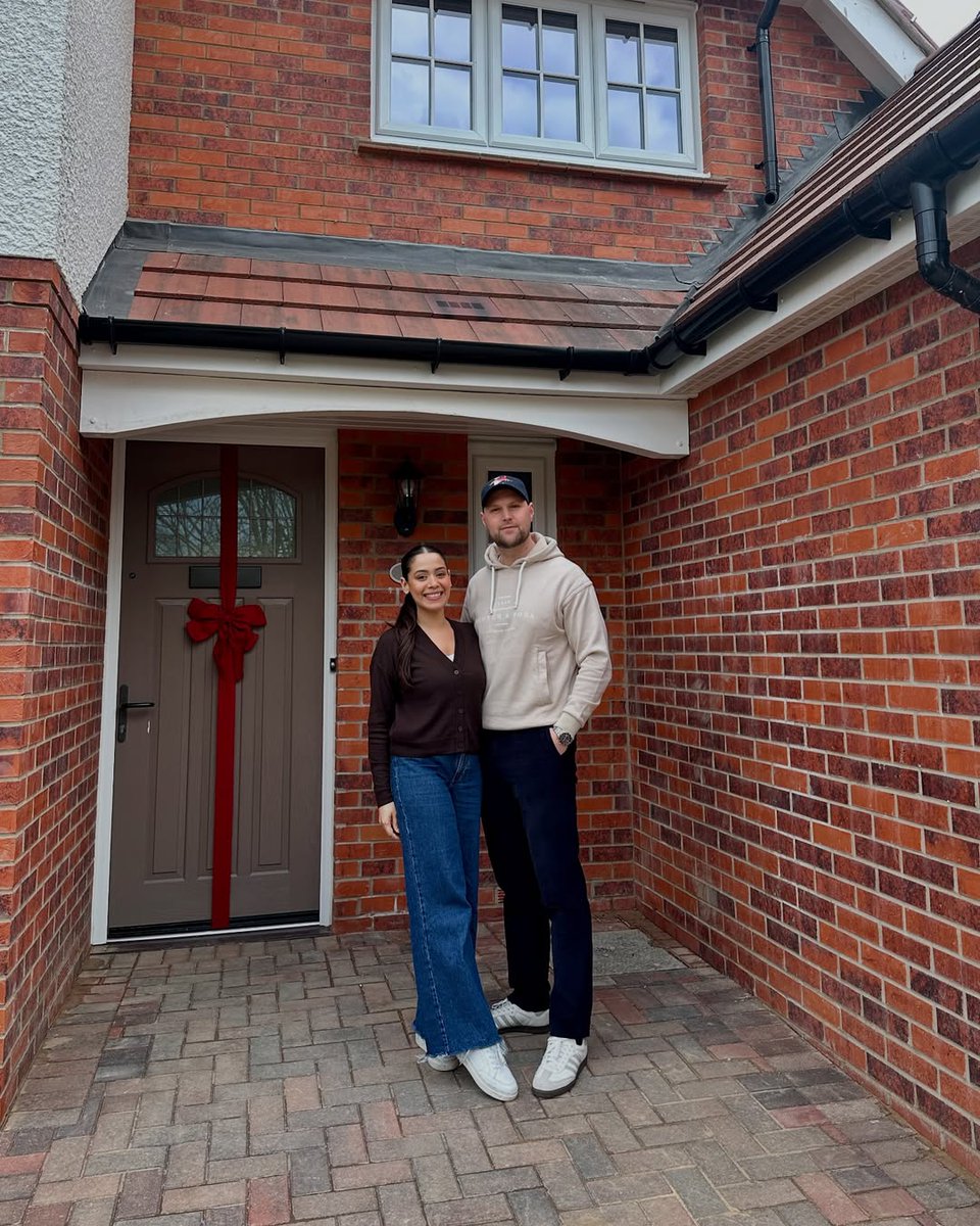 Ammariaveltri's tweet image. We did it!! Our dream home is finally ours 🏡
A thousand tiny dreams, one big leap, and here we are. Keys in hand and our hearts full. This won't  have been possible without your help @Alissa_Chapin I'm so grateful for your support and strategies to help me in my investment.