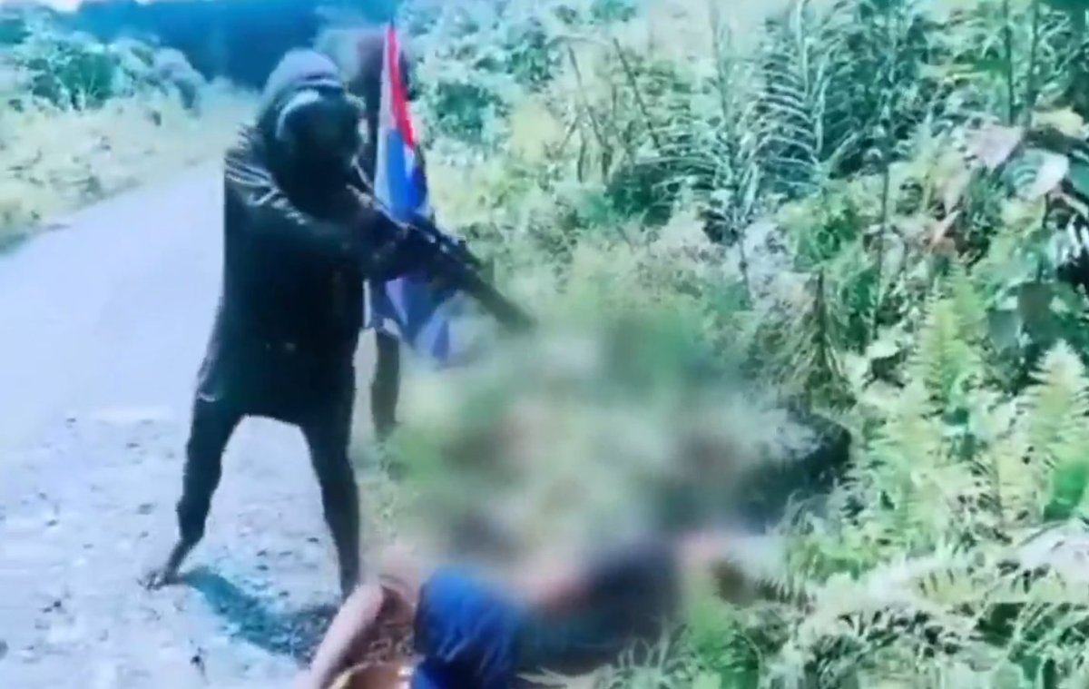 TracTerrorism's tweet image. Free Papua Movement (#OPM) Militants Execute Two Suspected Military Intelligence Informants in #Dekai, #Yahukimo Regency, #Papua Mountains, #Indonesia 
trackingterrorism.org/chatter/opm-in…