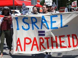 🚨🇮🇱 Israël vient d’instaurer une pratique bannie par le droit international : la déportation de ses propres citoyens musulmans et chrétiens (mais jamais des Juifs).

En février 2026, Mahmoud Ahmed est devenu le premier citoyen israélien déchu de sa seule nationalité et jeté de