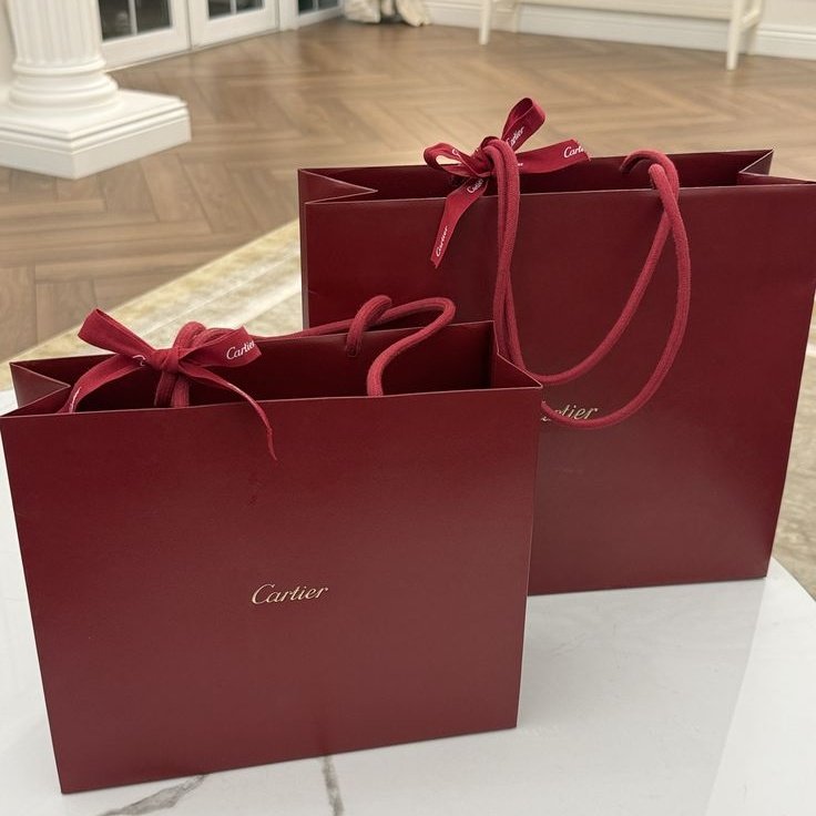aboutsade's tweet photo. Special package for my dearest, Maudy (@jmiciyu)

Maaf, hadiah valentine-nya terlambat.
Love ya!

P.s : Listen to this playlist when you get bored at work yah. 

[https://t.co/NveekOfds1] https://t.co/WrTACCaIsp