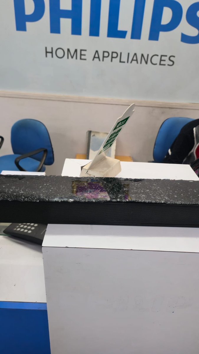 rutulpatel289's tweet photo. promised update in 10 days, but no call, no response. Is this how you support customers? Selling products without spare parts availability is unacceptable. Please resolve urgently or I will escalate this to consumer forum @PhilipsSoundIN https://t.co/Yo9TpRXnjY