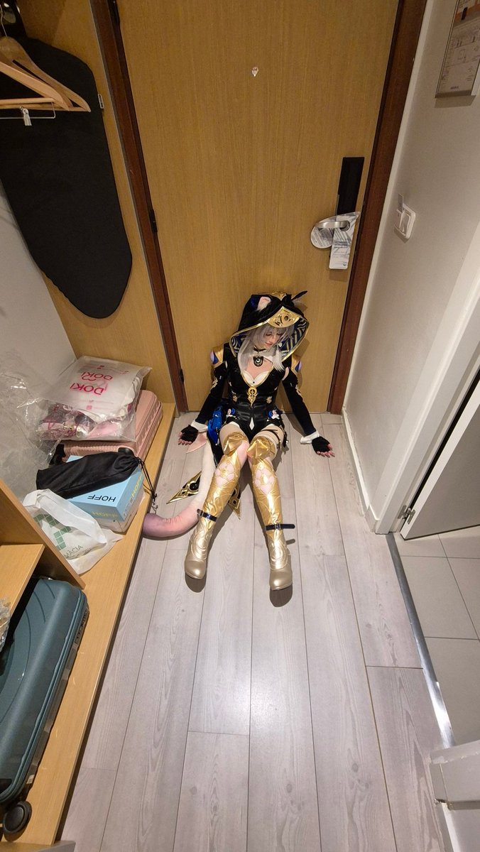 Luftkern's tweet photo. POV: the con ends https://t.co/3K0heDCK0M