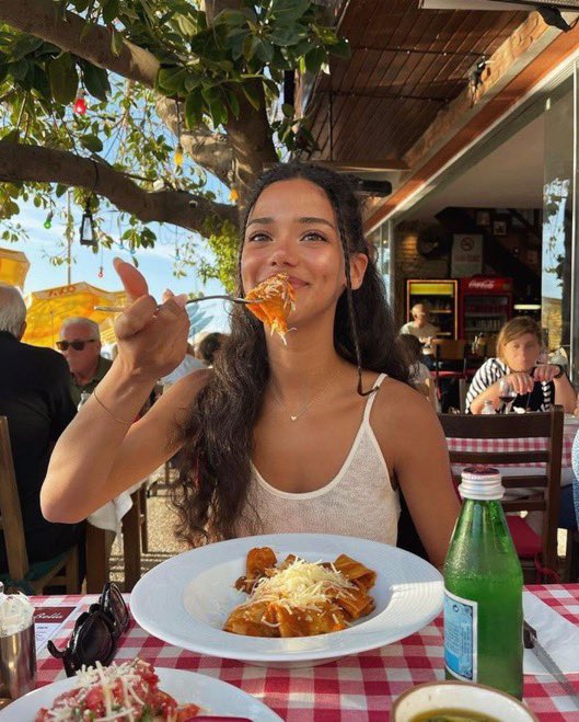 Diorgirlx's tweet image. manifesting an italian summer