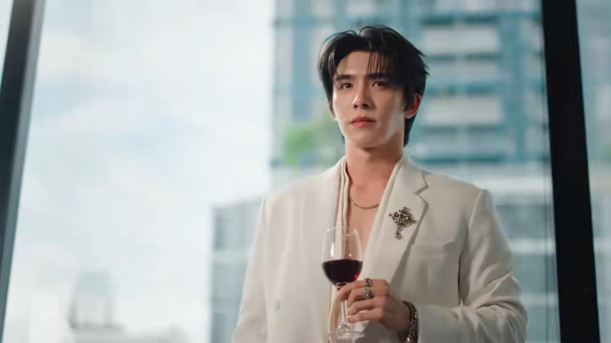 Khinhtet626613's tweet photo. #Day202
Even as just a guest in someone else’s series, Boom looks so powerful the moment he appears.
Pls give this man his own drama already. 😭
He shines the most when he’s acting, and u can tell He was born to act
May the gods fulfill all his dreams come true. ✨
#YesterdayEP3 https://t.co/DXu1Nax1RF