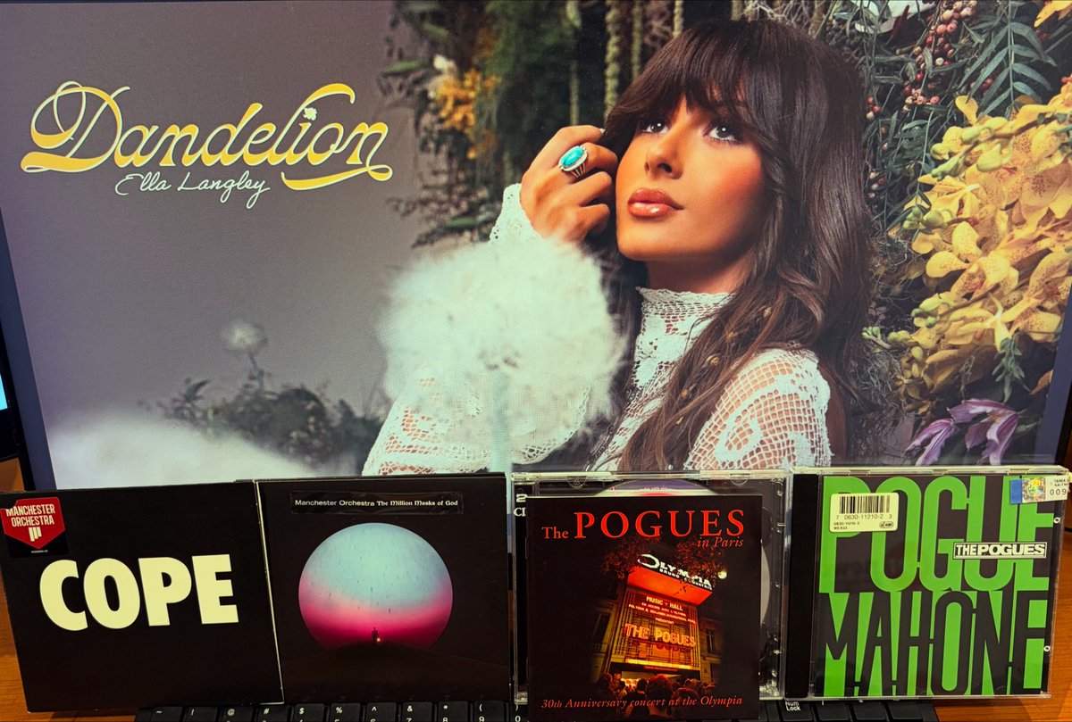 Apotis4stis5's tweet image. 📻Ακούστε ondemand στο @ertecho_official και 11-12 το βράδυ στο @ertnewsradio , επικαιρότητα με  #ellalangley , Ist Ist, Damon Albarn,  Charli XCX, Kneecap, Jill Scott, Bleachers κ.α. Θυμόμαστε τους #thepogues , #manchesterorchestra &amp;amp; The Elegants #Giannis Petridis @ertofficial