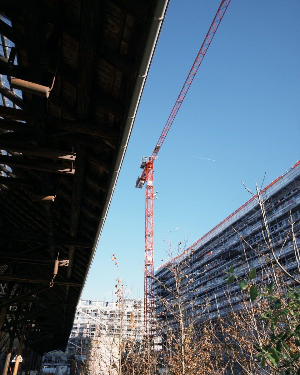 Dystopian Zurich - 9

#DystopianZurich #Zurich #VisitZurich #UrbanMood #DarkAesthetic