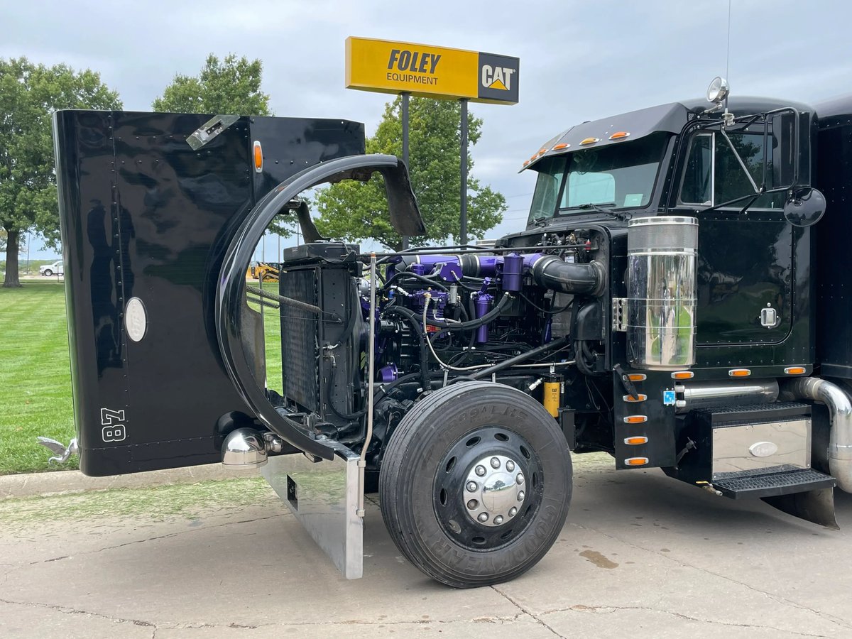 CraveEngines's tweet image. During every Cat on-highway truck #engine rebuild, for example, #technicians like Curtis completely disassemble the engine, fully inspect and clean it &amp;amp; repair &amp;amp; replace components as needed buff.ly/40XQ8x5 #Trucking