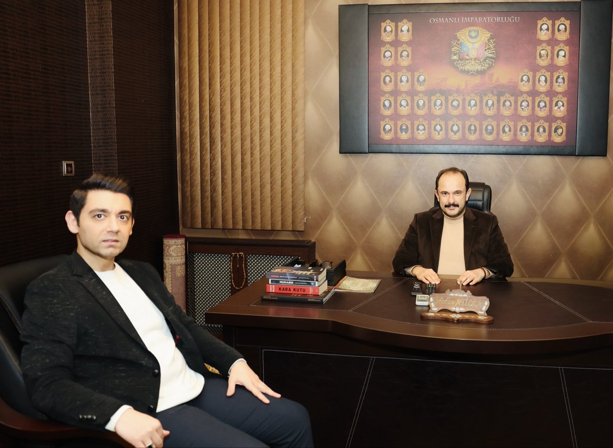 Duayen Gazeteci Sayın Sedat Atilla ve Gazeteci Nedim Atilla’yı MEDYAURFA COM çalışma ofisinde ziyaret ederek basın ve gündeme dair değerlendirmelerde bulunduk. Nazik ev sahiplikleri için teşekkür ederim. <a href="/nedimatilla/">Nedim Atilla</a> <a href="/MedyaUrfa/">MEDYAURFA.COM</a>