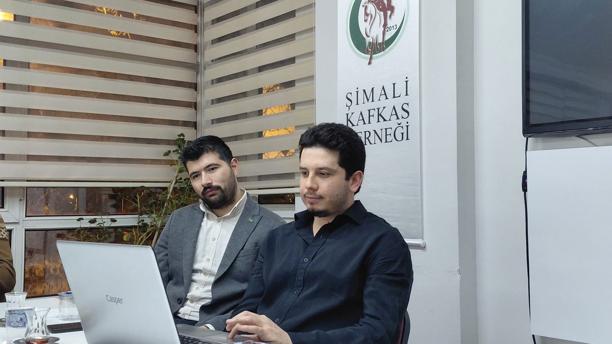 simaligenclik's tweet photo. Medeniyet Okumaları programlarımızın 6.sında Henry Ford’un Uluslararası Yahudi kitabını inceledik. 

Gonepş’ey Janbek Yıldırım’ın sunumuyla gerçekleştirdiğimiz programda 1920 yılında yayımlanmış bu kitabın modern dünyaya dair sunduğu perspektifleri şaşırarak tartıştık. https://t.co/hQNGDMDzHZ