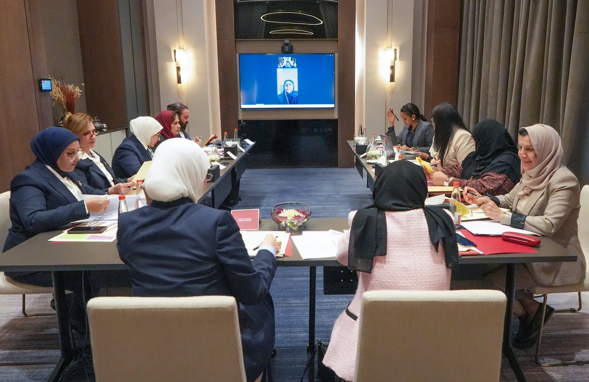 undpiniraq's tweet photo. اعتمدت قاضيات من العراق، فلسطين، الجزائر، اليمن، المغرب وقطر إعلان بغداد، الذي أعلن عن تأسيس شبكة القاضيات العربيات. 

يُعد الإعلان خطوة هامة تجاه تعزيز التعاون القضائي وضع المرأة القاضية ودورها القيادي في المنطقة العربية. https://t.co/eo9Mhx3yC2