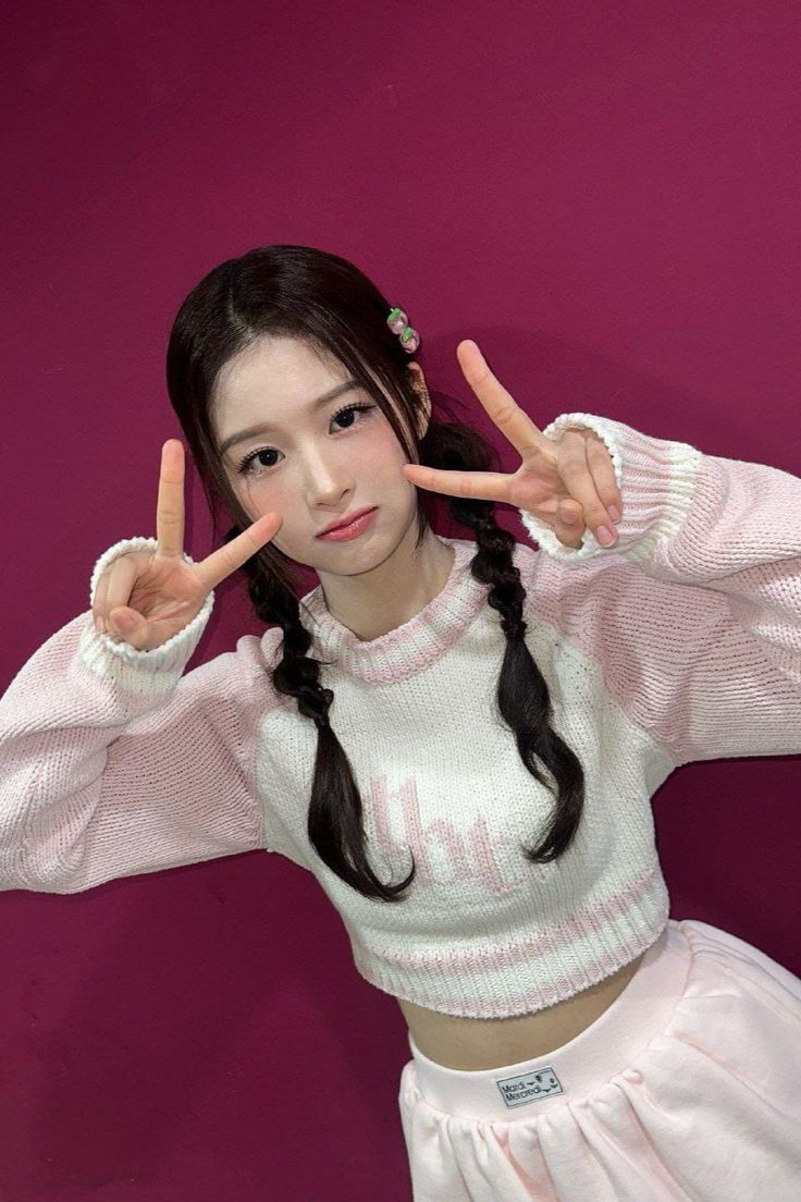 ㅤ

Clumsy? I mean… yeah, that’s so me. 😬😬✌🏻
ㅤ
ㅤ