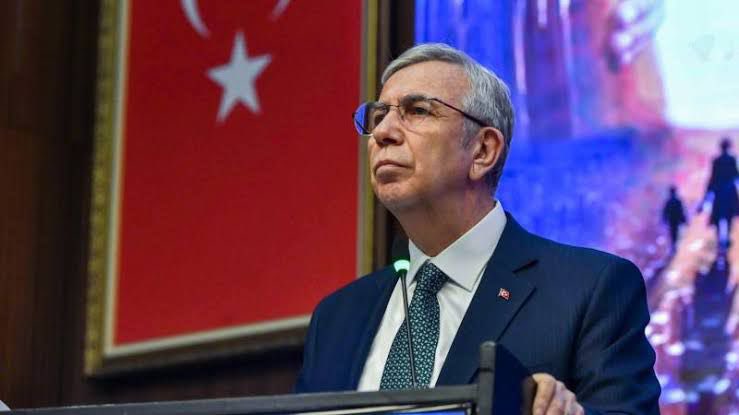 Mansur Yavaş: 

Ankara halkının parasını kendi cebimizdeki para gibi koruduk.
Çöp projelere değil, halkın gerçek ihtiyaçlarına yatırım yaptık.
Rant düzenine son verdik.
Belirli zümrelere sağlanan ayrıcalıkları kaldırdık. <a href="/mansuryavas06/">Mansur Yavaş</a> 🇹🇷