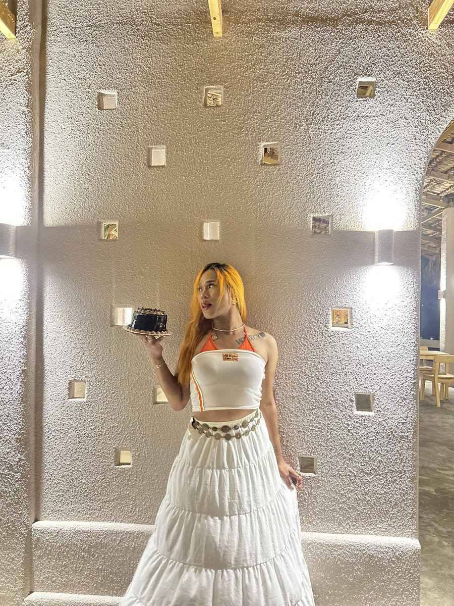 Lexi1681776166's tweet photo. hbd self ✨📍La Union https://t.co/UFSKPukX3Z