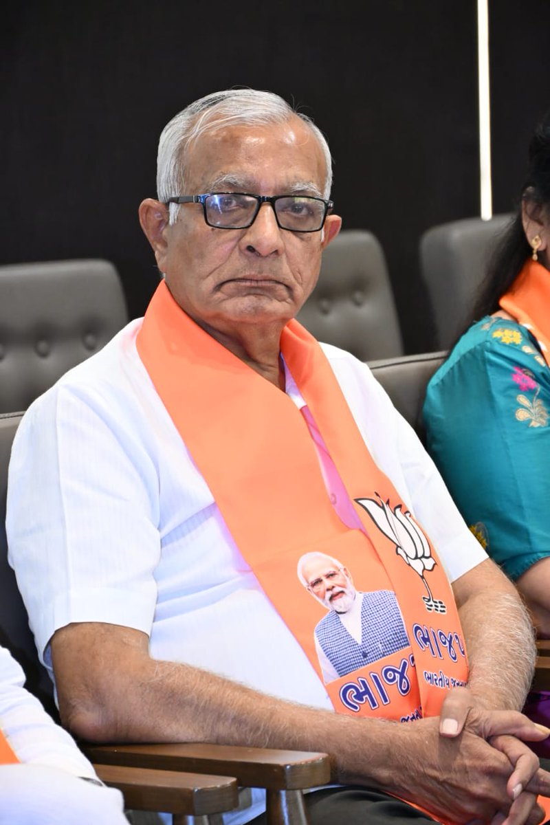 વડોદરા જિલ્લા ભાજપા અધ્યક્ષ તરીકે નિયુક્તિ બદલ શ્રી ડૉ.બી.જે.બ્રહ્મભટ્ટ ને ખૂબ ખૂબ અભિનંદન સહ શુભેચ્છાઓ...💐
#BJP #vadodara