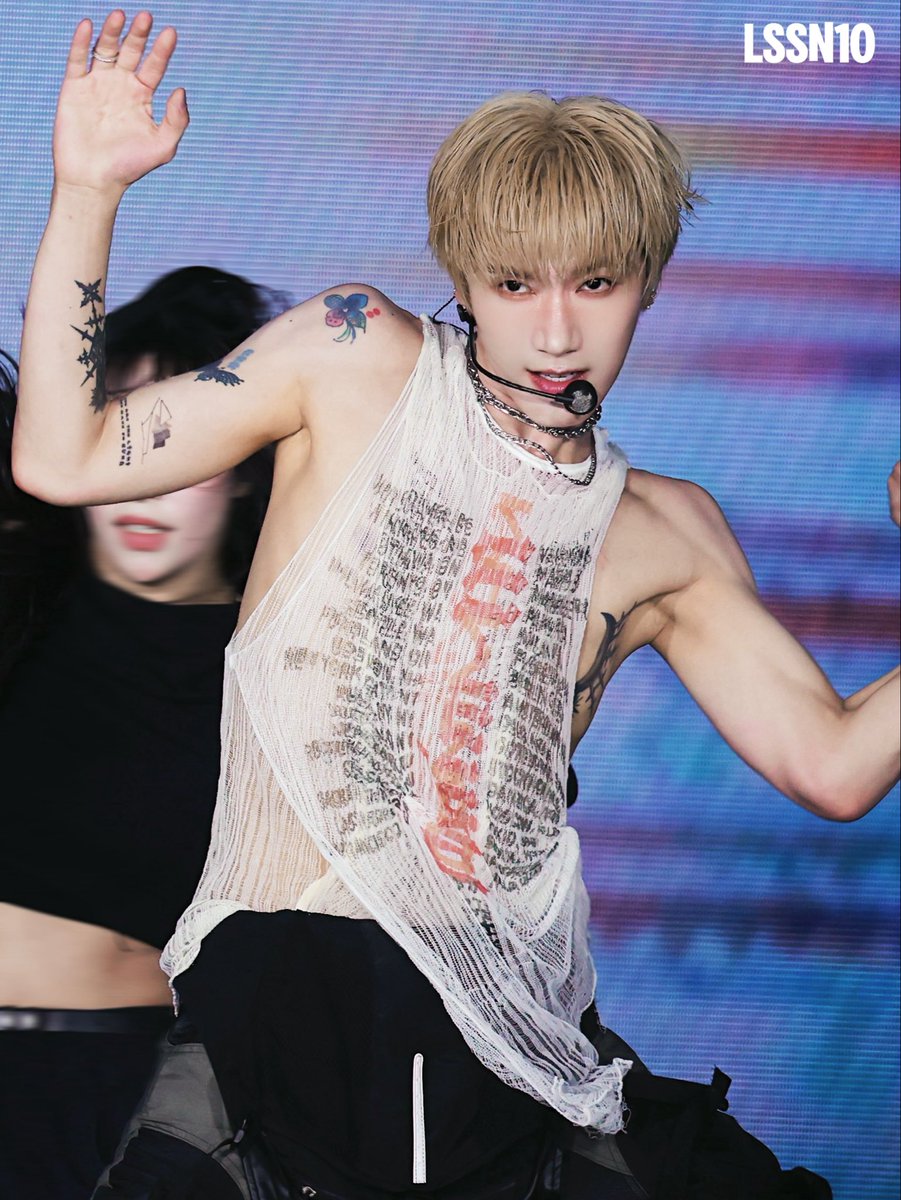 260214 SMTOWN BANGKOK

Perfect move. Perfect arm. ✨🔟

#TENLEE #tenlee_1001 
#TEN #텐 #เตนล์ #李永钦
#TENxRajamangala