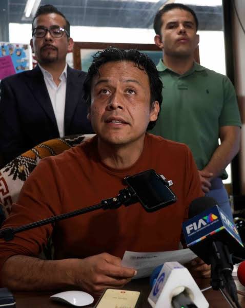 ¿Bueno  <a href="/Claudiashein/">Claudia Sheinbaum Pardo</a> cuando sacas a <a href="/MarxArriaga/">Marx Arriaga Navarro</a> de la SEP y lo botan a chingar a su madre?. 

Te aviso, ese perro MUERDE