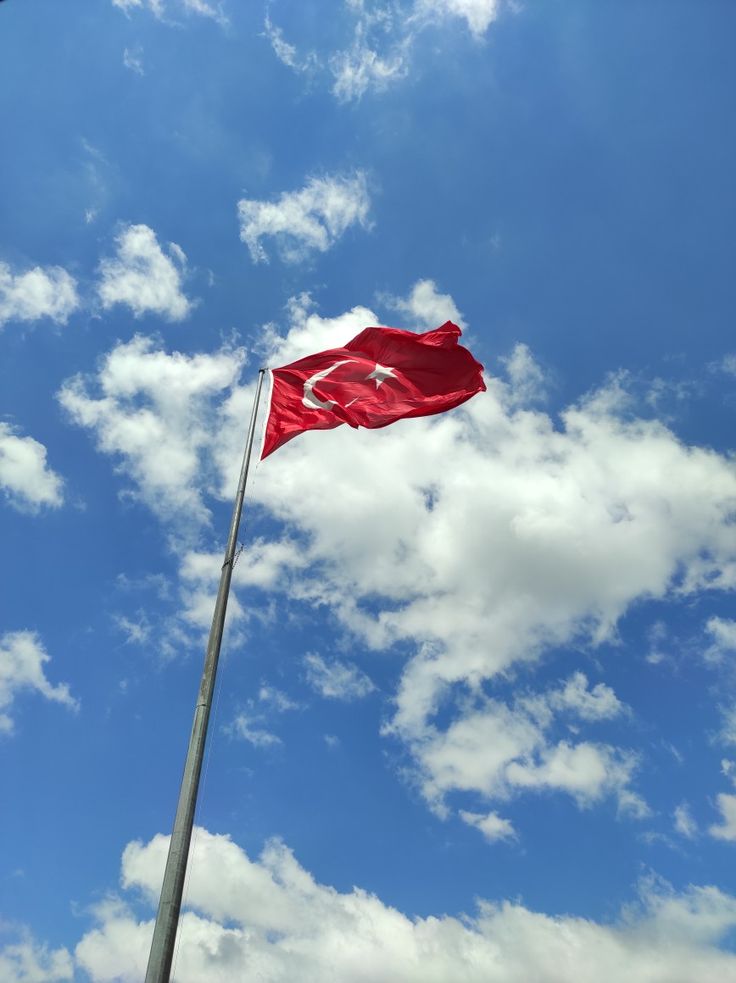 Gökyüzünde nadide çiçek gibi..