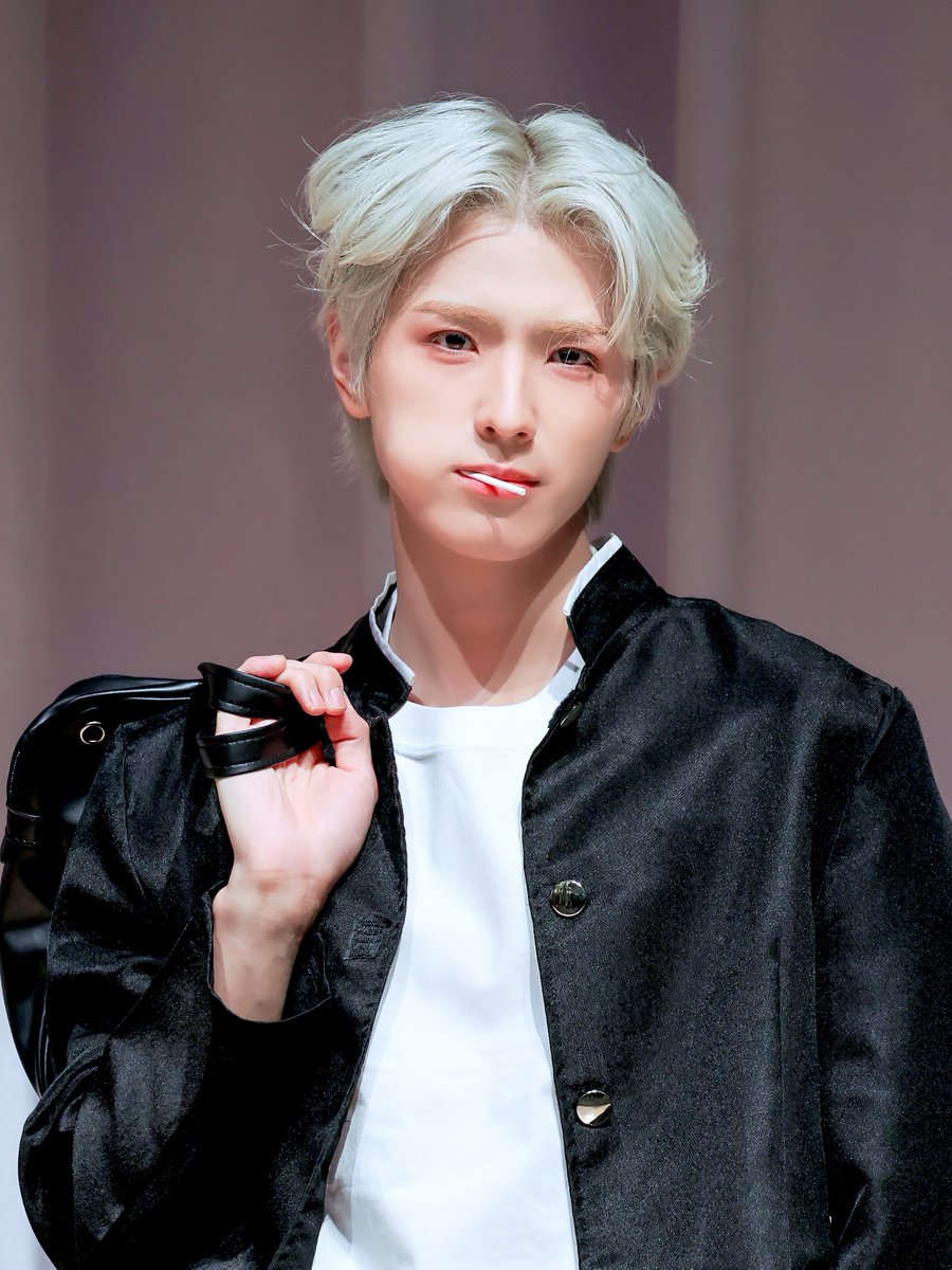 쮸 ᩚ tweet media