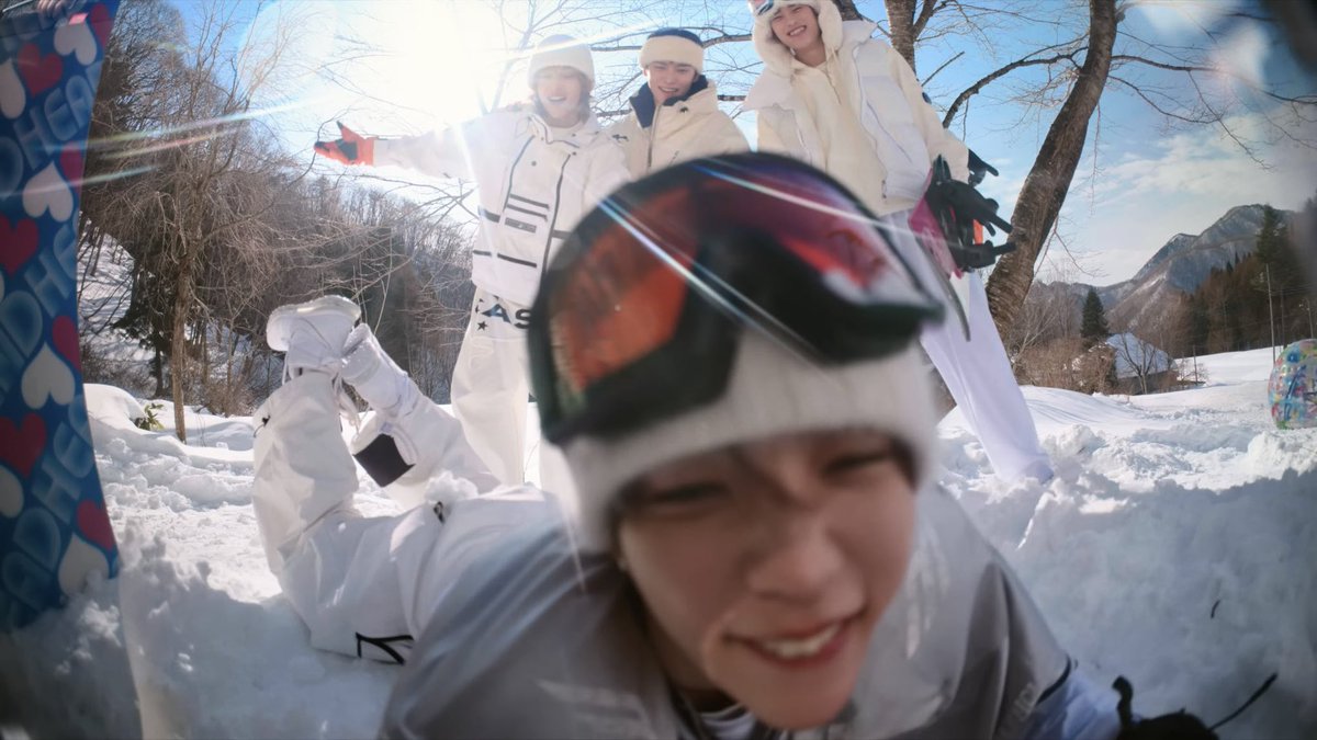 how adorable😭😭😭