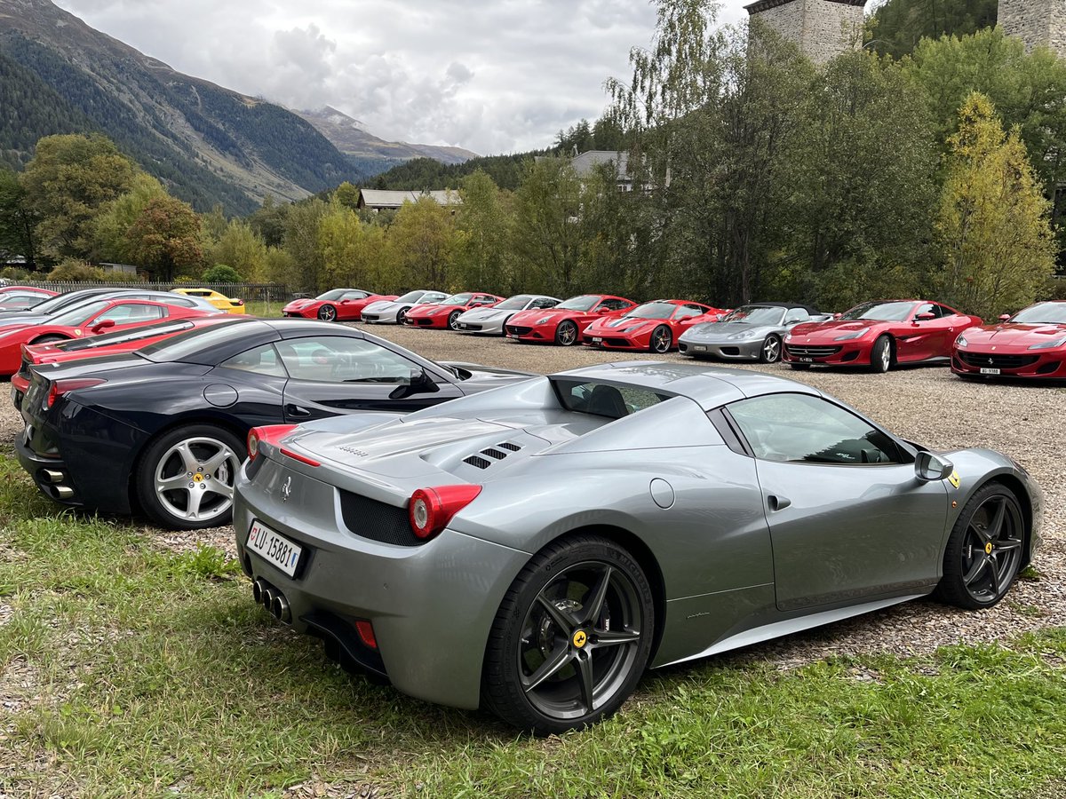 pneumannberlin's tweet photo. Endlich mal wieder unter Gleichgesinnten. #Susch #Engadin https://t.co/LyVRaxLg4L