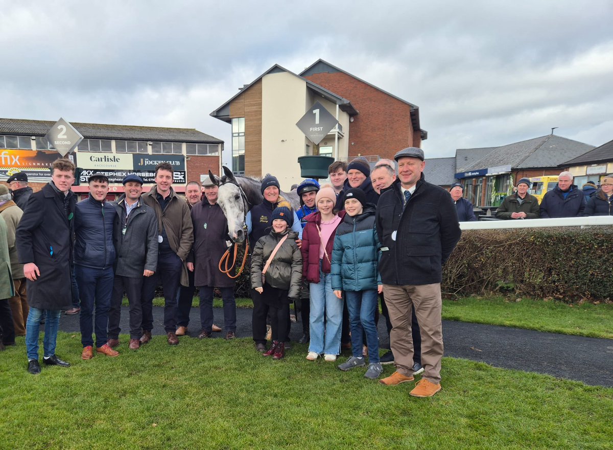 jamiesnowden's tweet image. Delighted to see #JohnnysJury winning under a penalty @CarlisleRaces @JohnnyBurke2 deputising for @GavinSheehan92 #winner 68 for our #TopTeam @Alexwalters89 @BetVictor Narrowly denied a double #HardyDuSeuil is beaten a head under @izzi__ryder that takes us over £800k this season