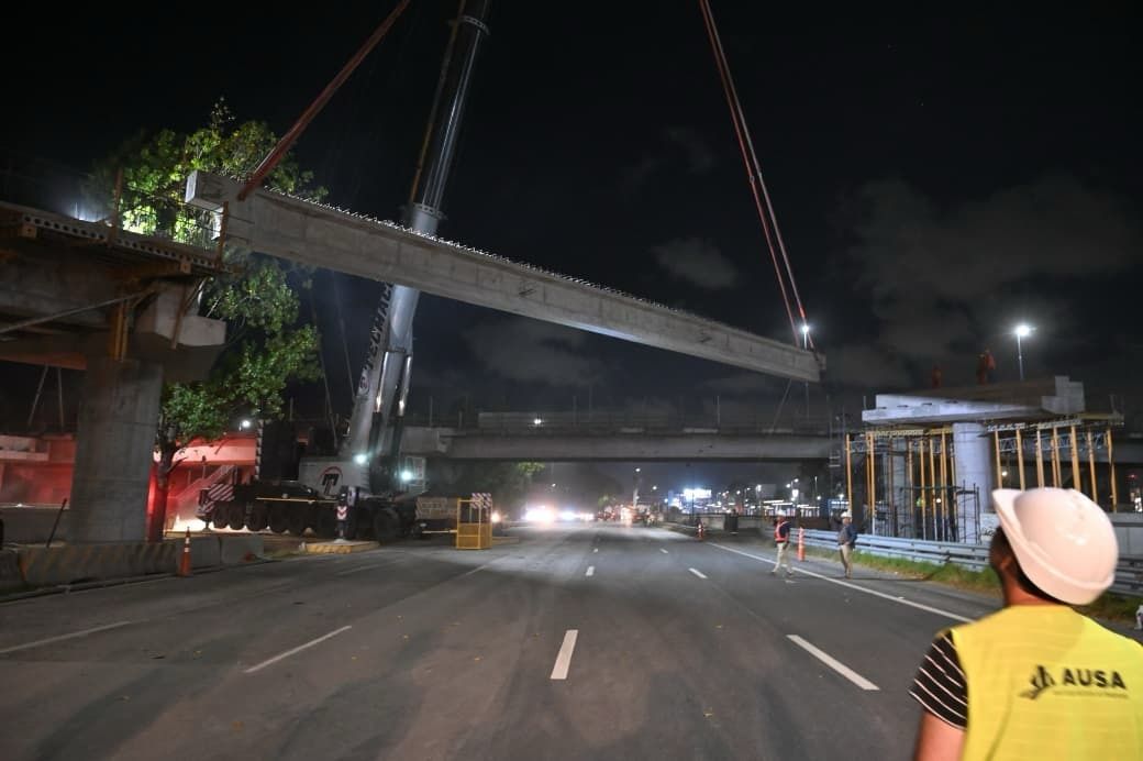 🚧 Está noche desde las 22 durante 12 hs se cierra la Au Illia sentido norte y Cantilo. También el Paseo Del Bajo altura Retiro y los puentes Labruna y Scalabrini Ortiz por obra de remodelación del Puente Labruna en Nuñez.
<a href="/AUSA/">ausa</a> <a href="/APTTA_/">#PeriodistaDeTránsito</a>