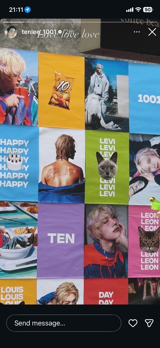 มุมกล้องที่เตนล์ถ่ายมาลงคือยืนหลังชีเลิฟลี่จริงๆ ยังมีติดหัวมานิดๆตรงมุมล่างเลย 55555555555 เตนคงแบบน้องๆถ่ายอะไรกันคับ พี่ตัวเป็นๆอยู่ข้างหลังนี่ 😂