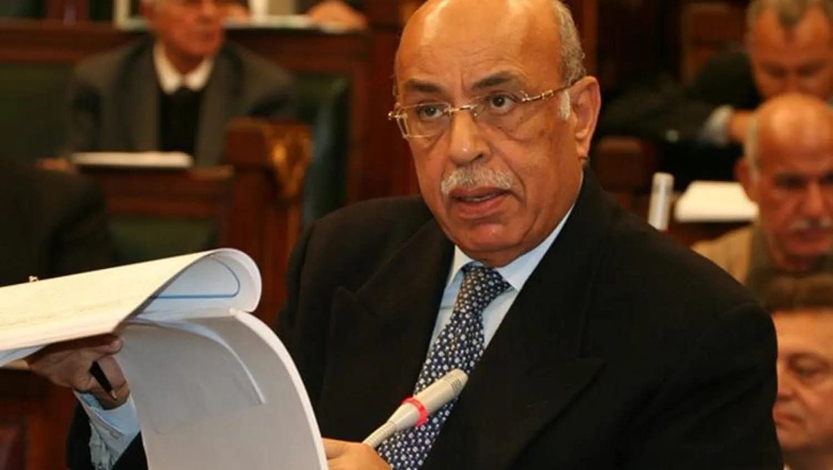 نعت إليّ أخبار القاهرة الأخ والزميل الأستاذ الدكتور مفيد شهاب، فلا حول ولا قوة إلا بالله. وإنا لله وإنا إليه راجعون. جمعتنا زمالة القانون الدولي في محافل كثيرة وعواصم مختلفة: في الخرطوم، والقاهرة، وصنعاء، وكراكاس (فنزويلا)، ومقر الأمم المتحدة بنيويورك.

أسال الله له الرحمة