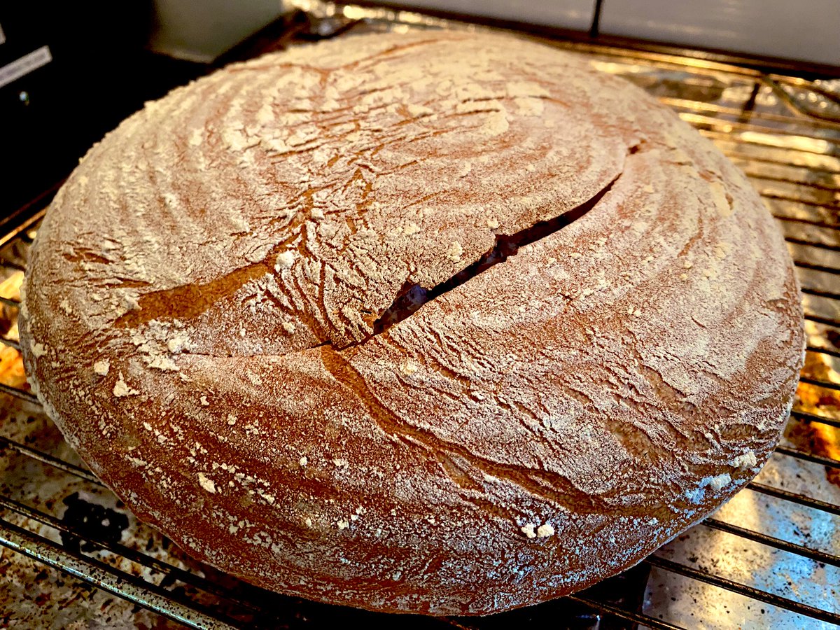 Nak4dgardener's tweet photo. This afternoon’s buff bake is a white sourdough #buffbaker #realbread https://t.co/k3hSfBiiMj