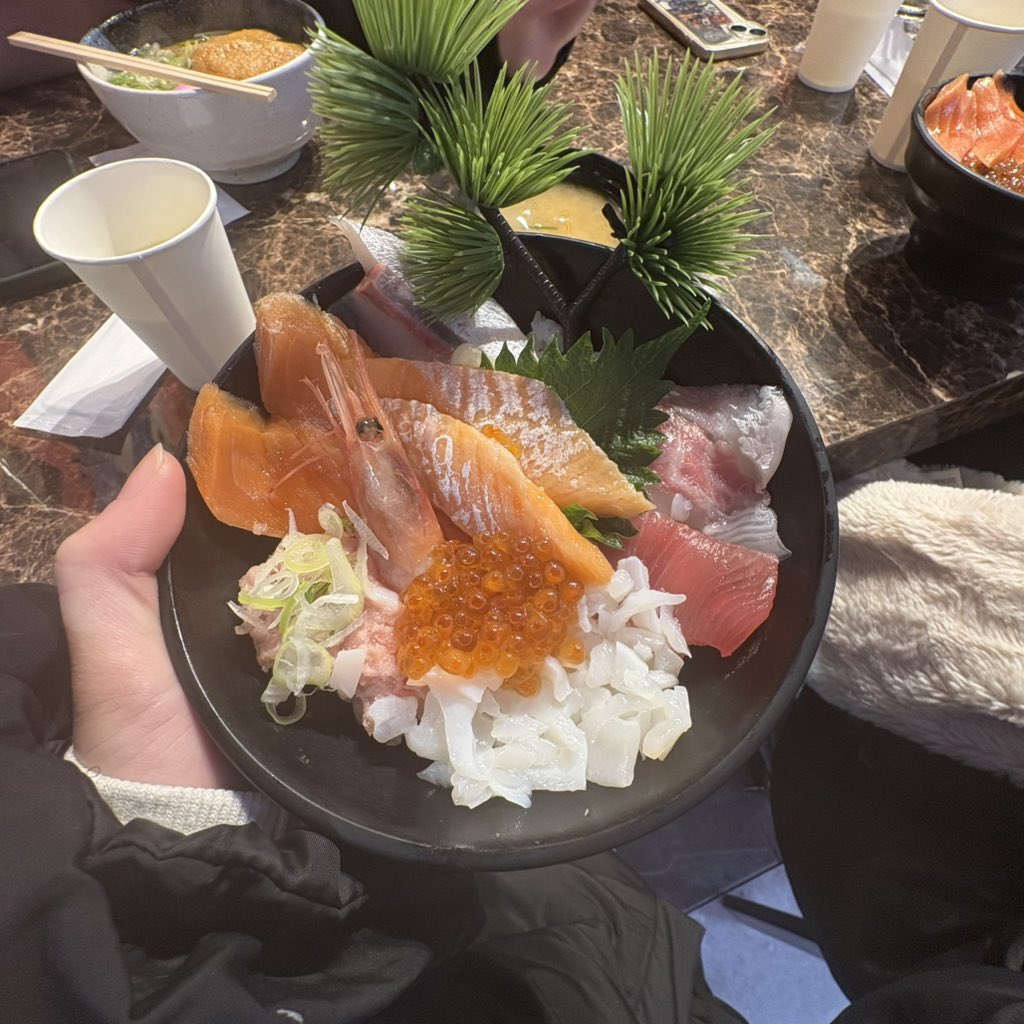 こよなく tweet media