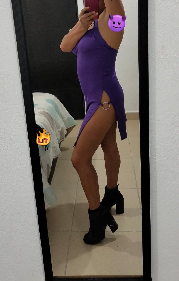 sexymami3x's tweet photo. @EsposasSexosas @NalgonsotaCute #DeMorada 💜🫦 que tal se ve!!! 🔥 https://t.co/WC801IxUb8