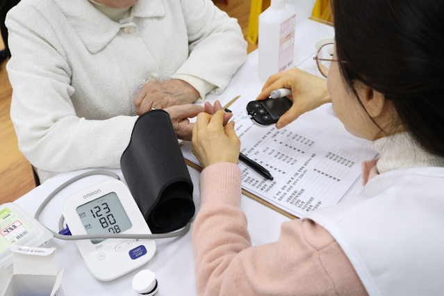 “I was hesitant to go to hospital in cold weather, so I felt comfortable when the medical staff at church diagnosed my condition and explained it to me”

Senior Health Promotion Campaign Held at Shincheonji Yeongdeungpo Church
✅tinyurl.com/5murc7j9 #ShincheonjiChurch #care