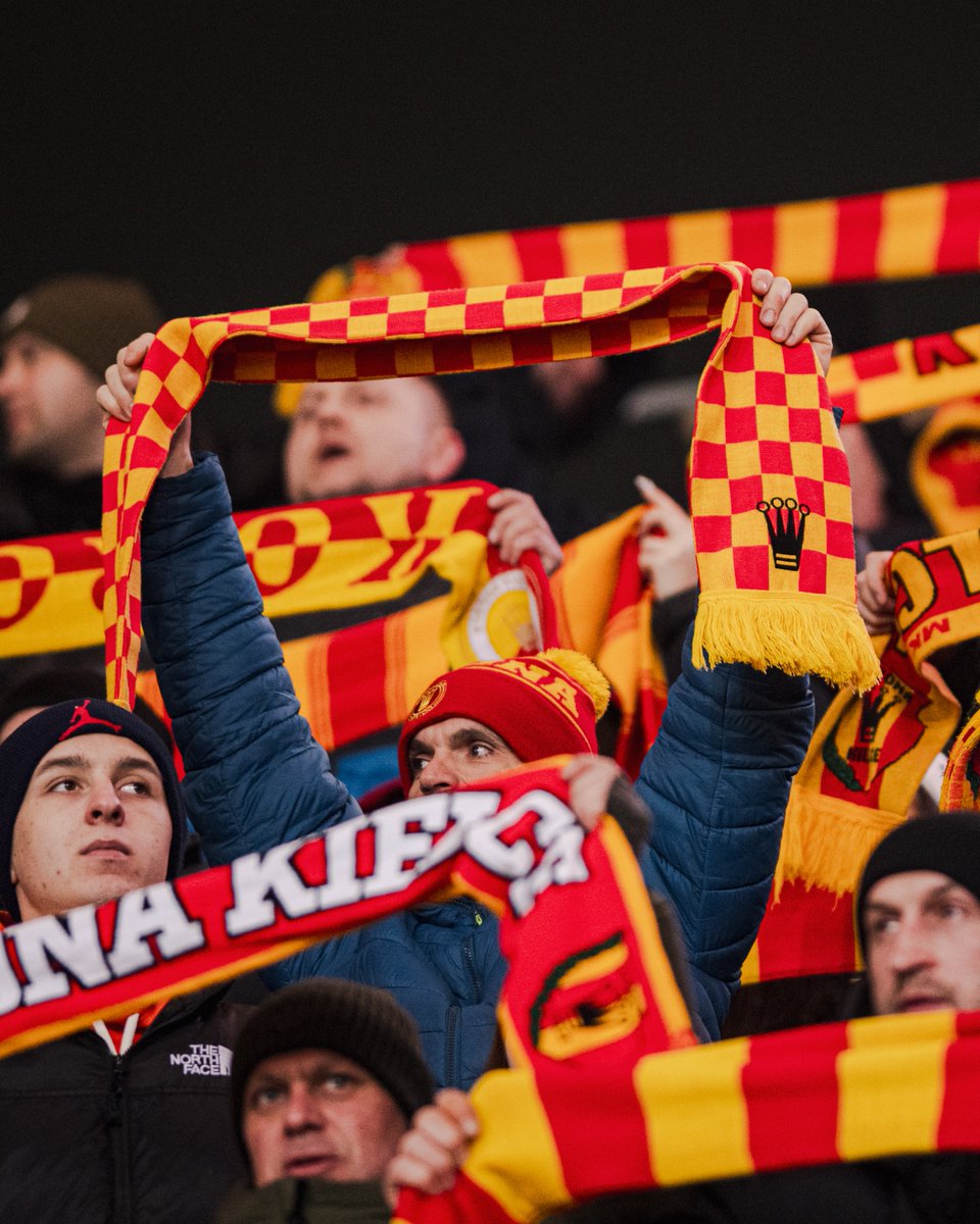 Koroniarzu, masz już bilet na niedzielny mecz #KORLPO? 👀

Barwy w górę, bo #KoronaWKomplecie czeka właśnie na Ciebie! Nie zwlekaj i już dziś zapewnij sobie miejsce na EXBUD Arenie 🏟️👑

🎟️👉 BILETY.KORONA-KIELCE.PL