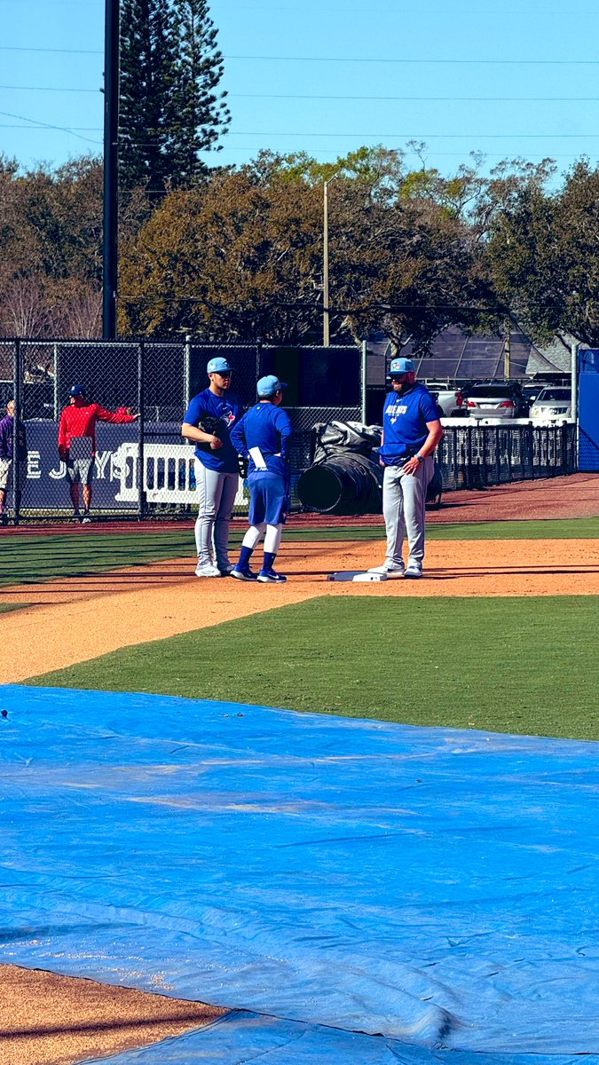 RT @matsu_dice: 監督とポジショニングの話をしてるんですかね…