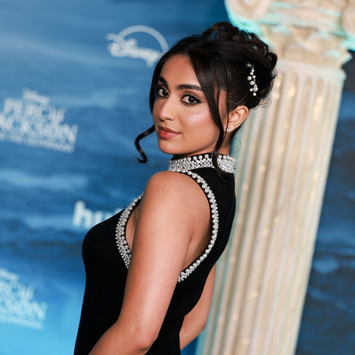 Aparentemente as atrizes de Bianca di Angelo (Olive Abercrombie) e Zöe Doce-Amarga (Saara Chaudry) já gravaram todas as suas cenas para a 3ª temporada de "Percy Jackson e os Olimpianos" 🌟🌙⚰️🏹