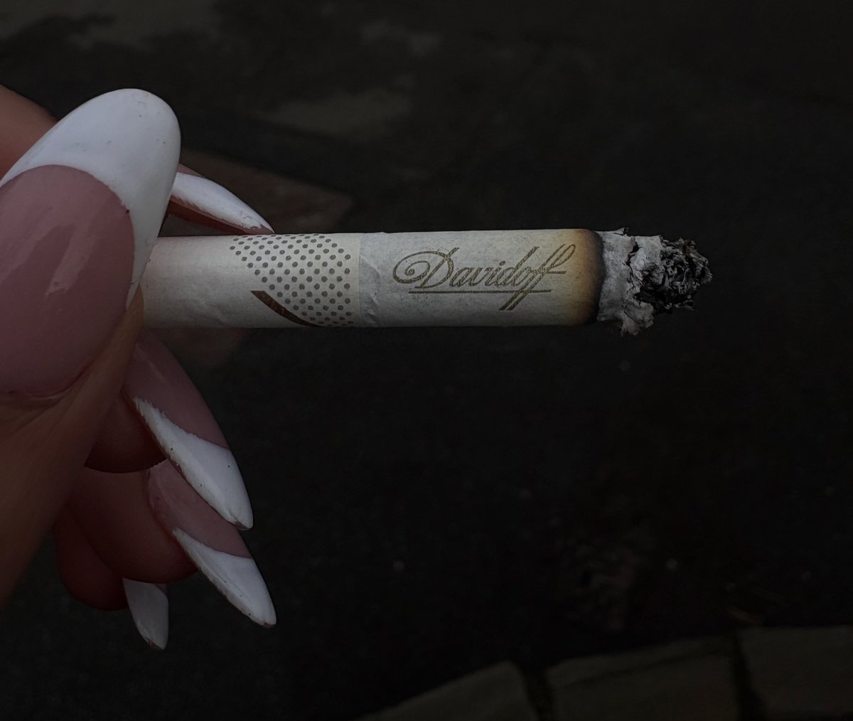 the only reason i bought these cigs was bc the branding is pretty