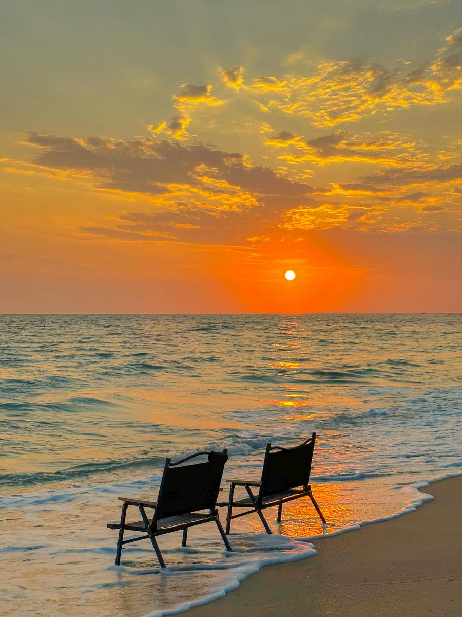 Waves Aesthetic tweet media
