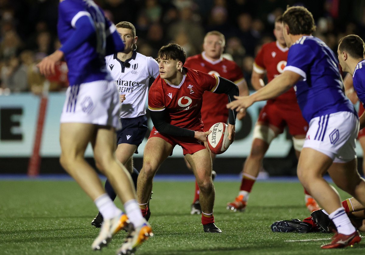 Cardiff_Rugby's tweet photo. Electric atmosphere at Cardiff Arms Park ๐ฅ
@WelshRugbyUnion U20s put in a strong shift against France on Friday ๐ด๓ ง๓ ข๓ ท๓ ฌ๓ ณ๓ ฟ
#SixNationsU20 | #WALvFRA https://t.co/8x9kSSlglT