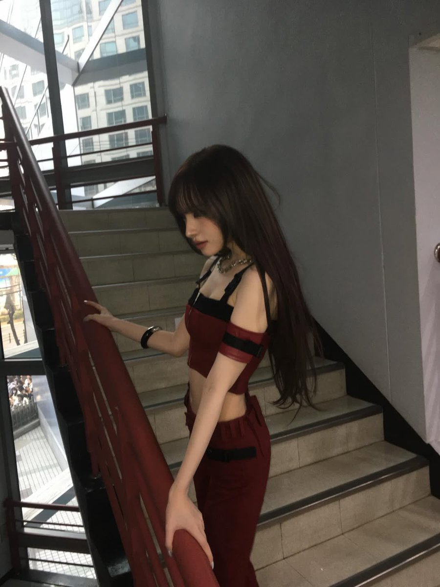 ivepics_'s tweet photo. liz instagram update https://t.co/hweep1uTGQ