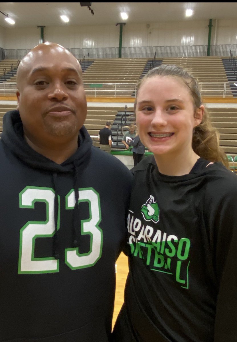 umoe1127's tweet photo. No matter the outcome. We put in the work kid . I can’t tell you how proud I am of the basketball player you are and most importantly the young lady you have become. We crossed paths for a reason ! Not over next chapter ! #LB23 #GOAT @Lilli3Barnes https://t.co/vWCdmeoyel
