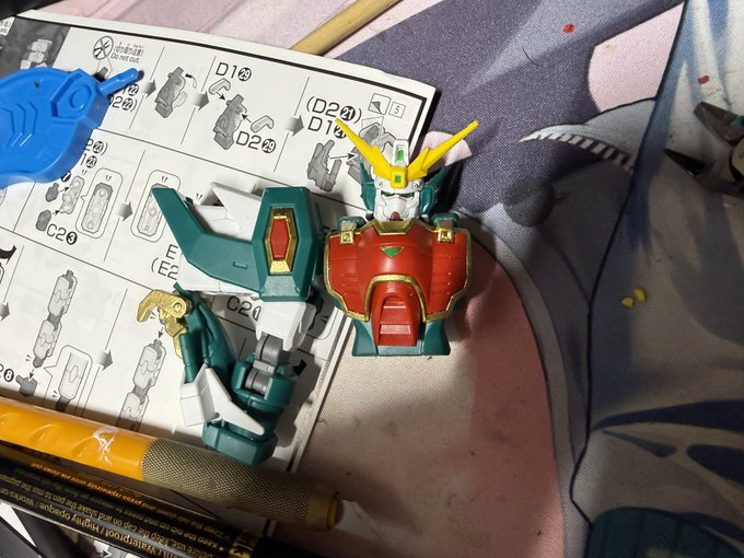 ちょと半端なとこだけどいったんここまで。
新しい金マーカー試しも兼ねて。 